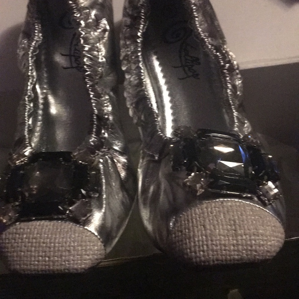 Shoe
